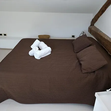 Cozy On The - The House Of Travelers